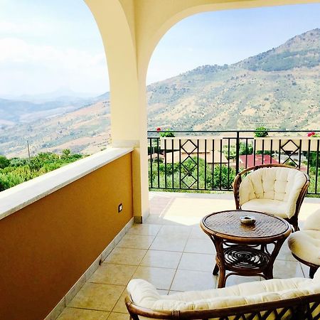 أليا Villa Della Mimosa المظهر الخارجي الصورة