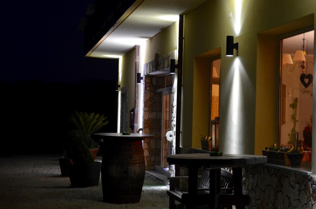 أليا Villa Della Mimosa المظهر الخارجي الصورة