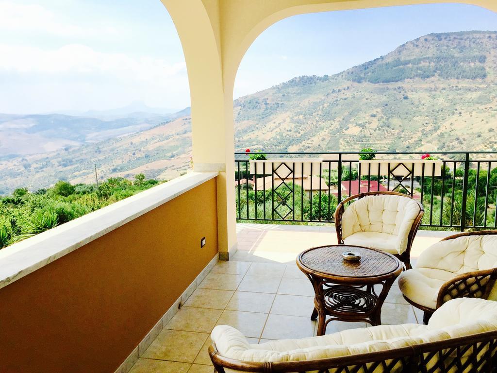 أليا Villa Della Mimosa المظهر الخارجي الصورة
