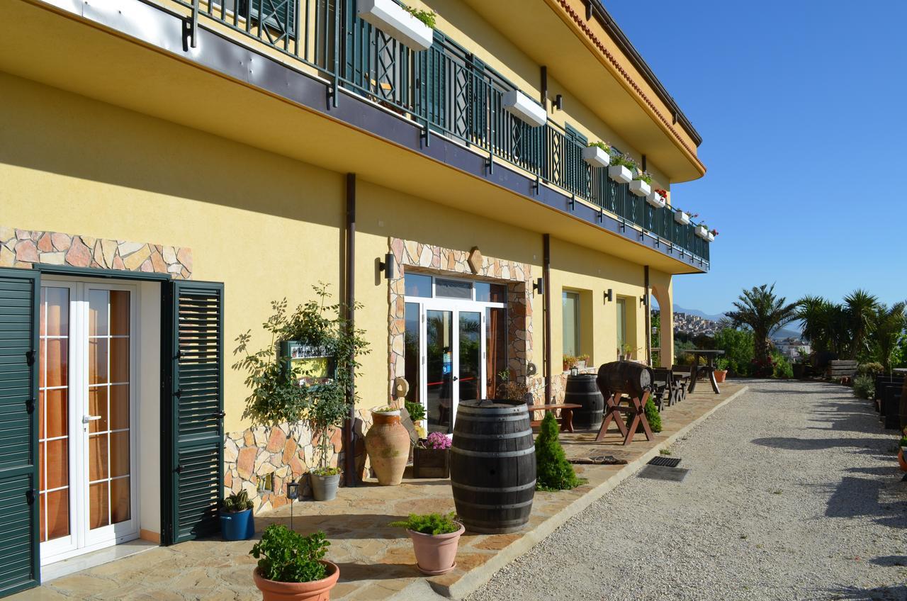 أليا Villa Della Mimosa المظهر الخارجي الصورة
