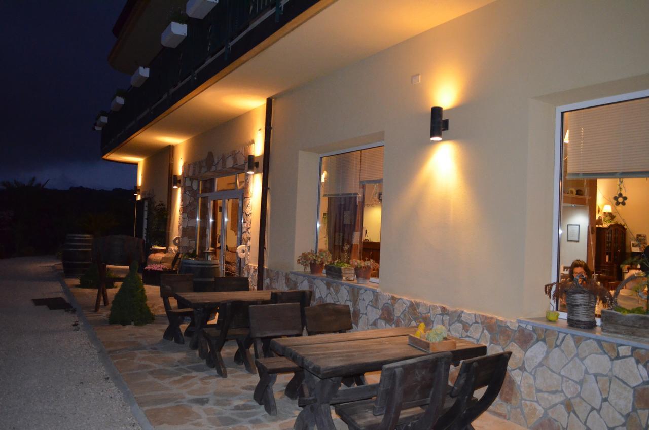 أليا Villa Della Mimosa المظهر الخارجي الصورة